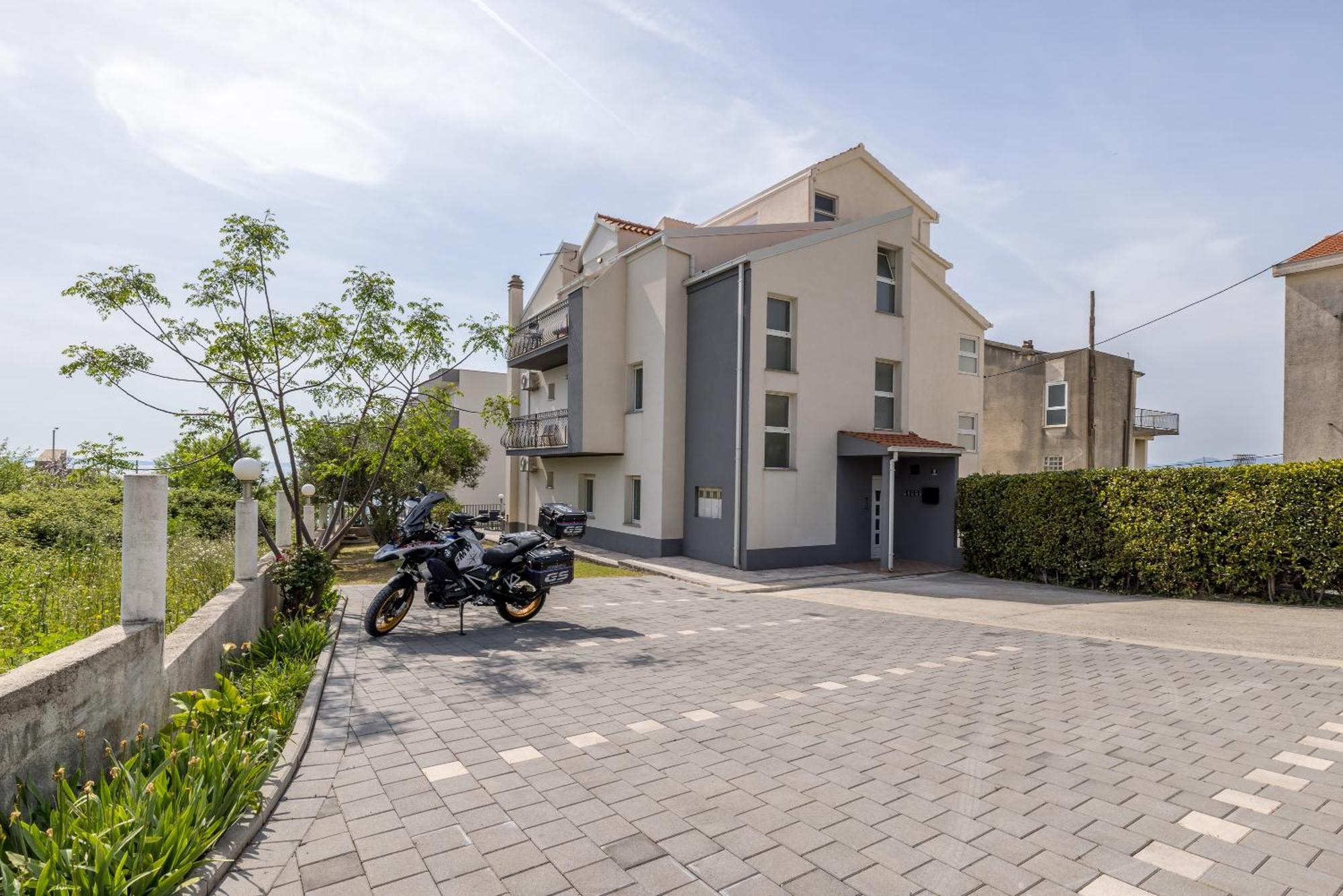 Mediterano Apartments Podstrana Eksteriør billede
