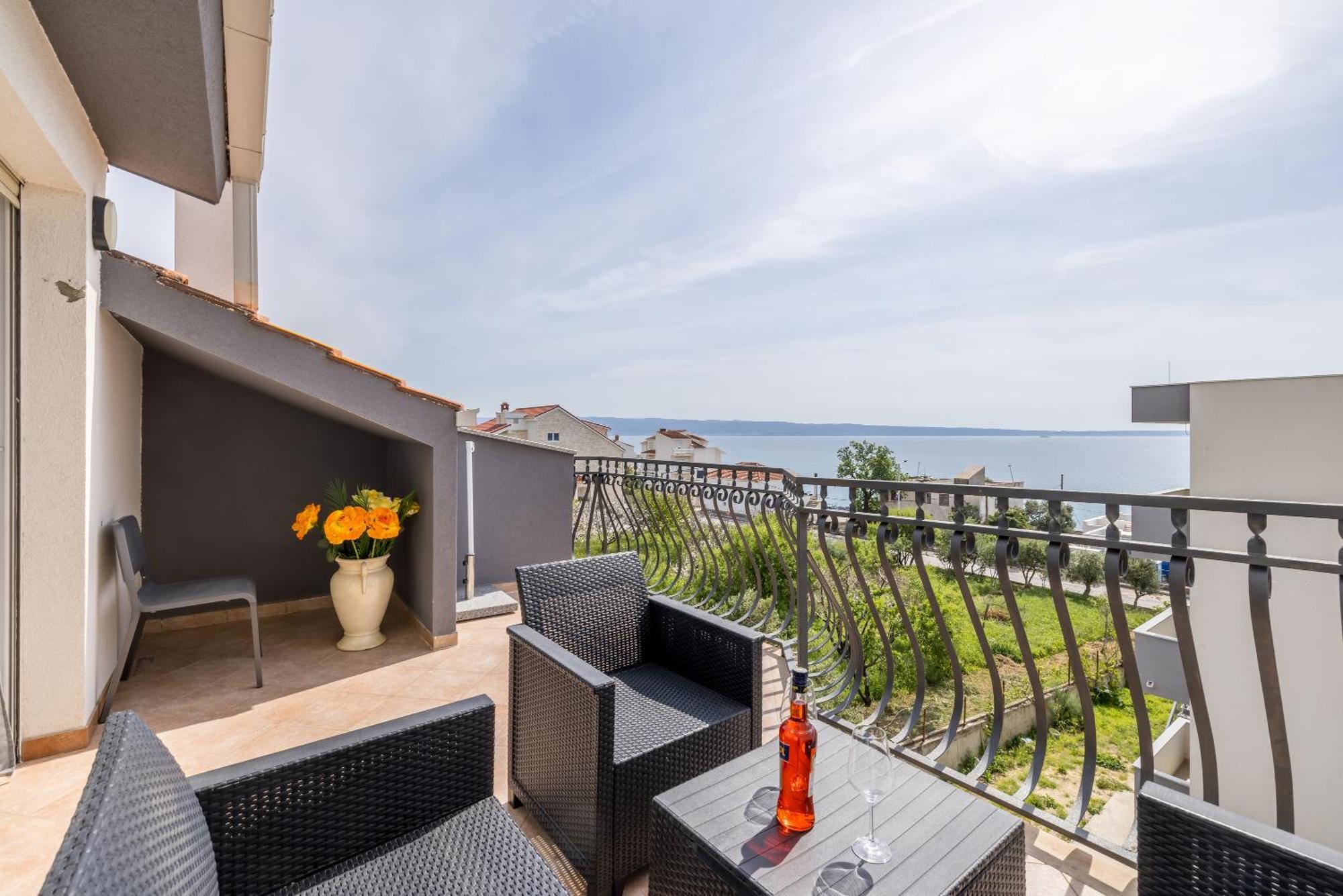 Mediterano Apartments Podstrana Eksteriør billede